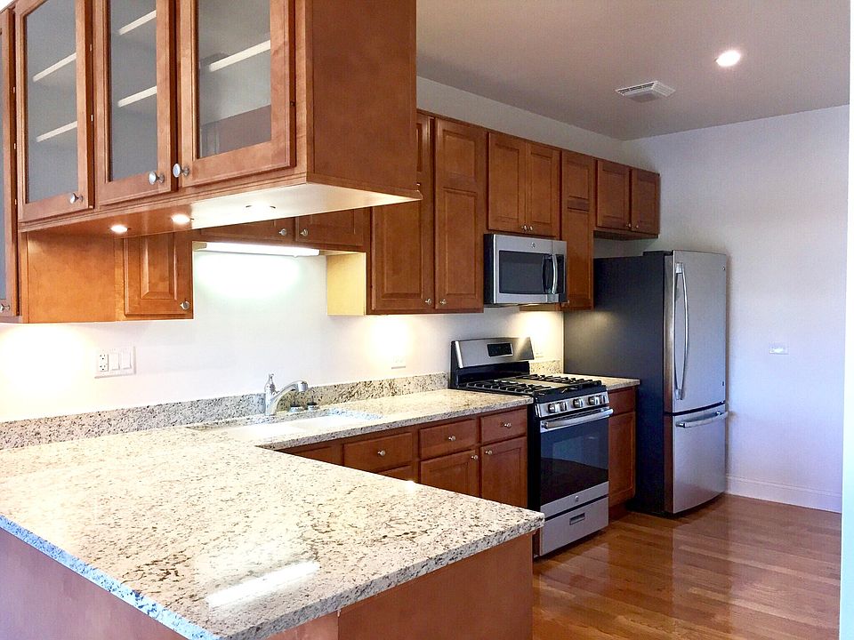 1st image of 1317 Bradley Cir
