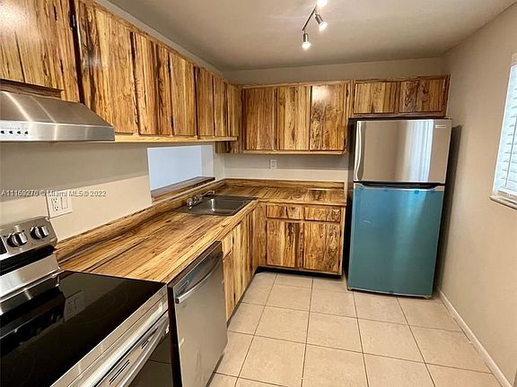3rd image of 8005 SW 107th Ave APT 213
