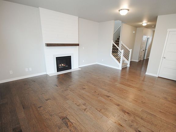 3rd image of 6113 47th Pl NE