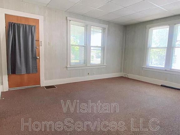 5th image of 209 Chandler Blvd #B