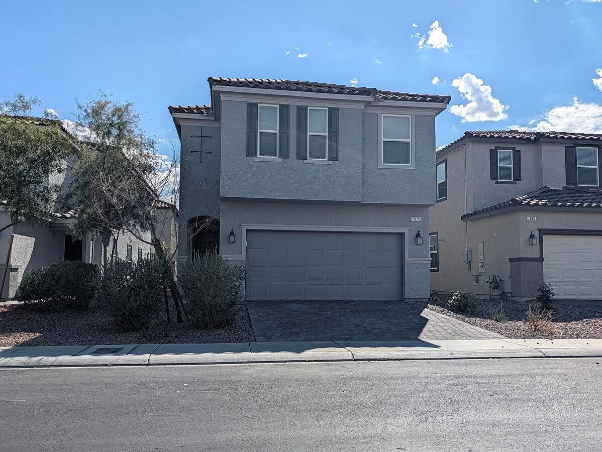 5 bed, 3.0 bath, 2469 sqft, $2,398 — Photo 1