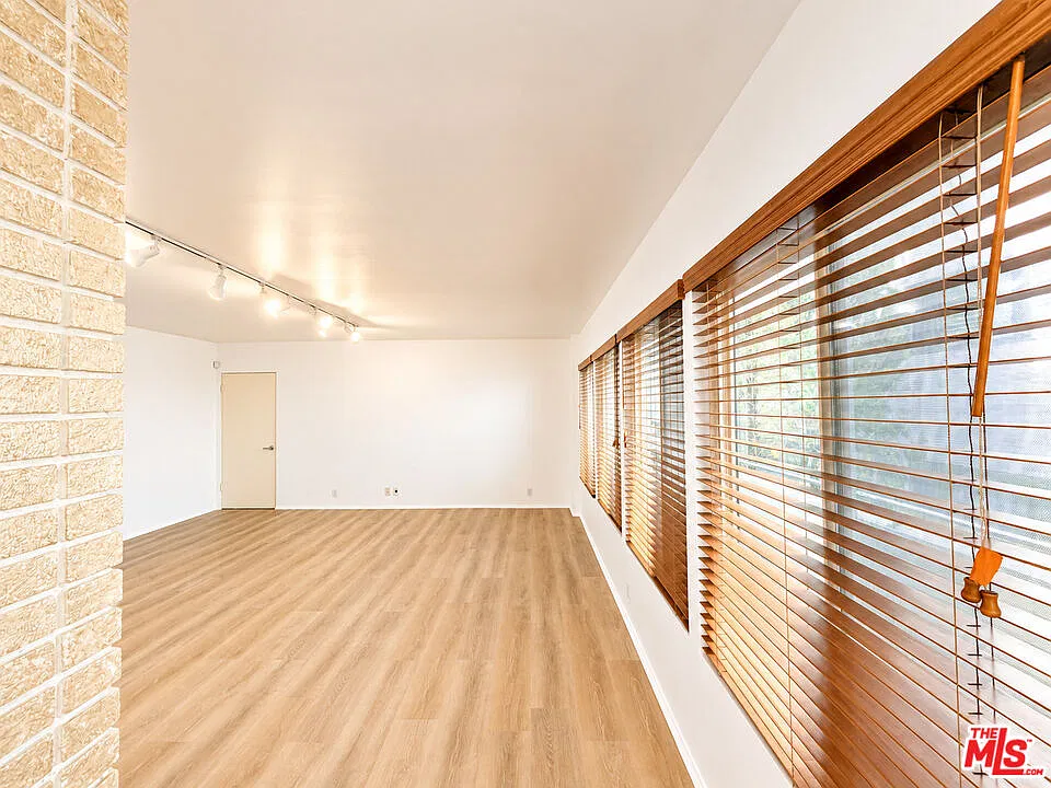 2 bed, 2.0 bath, 1700 sqft, $4,700 — Photo 4