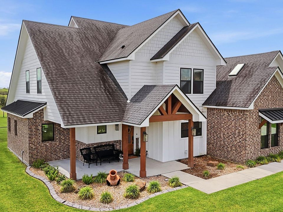 1st image of 523 Dayspring Dr