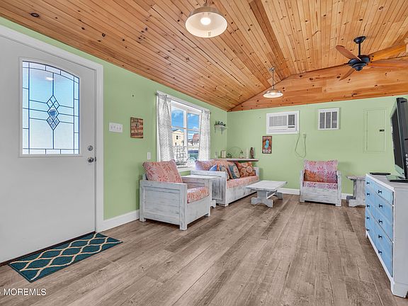 5th image of 204 Butler Boulevard