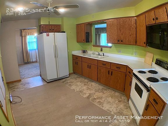 4th image of 234 E Sunset Dr
