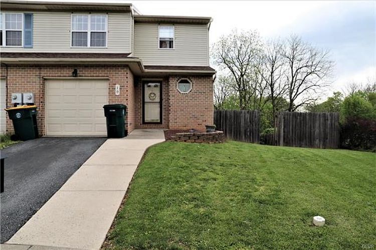 1st image of 10 Heritage Ln