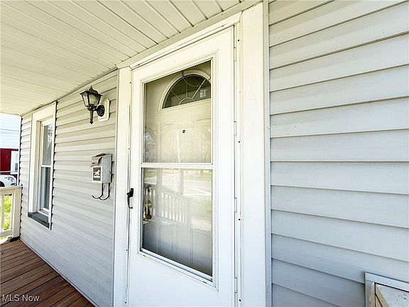 5th image of 9 Woodford Ave