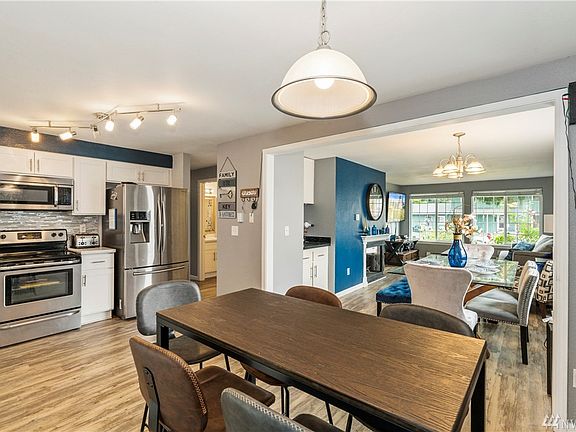 5th image of 16909 20th Avenue Ct E