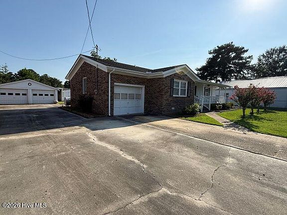 4th image of 326 Kennedy Street