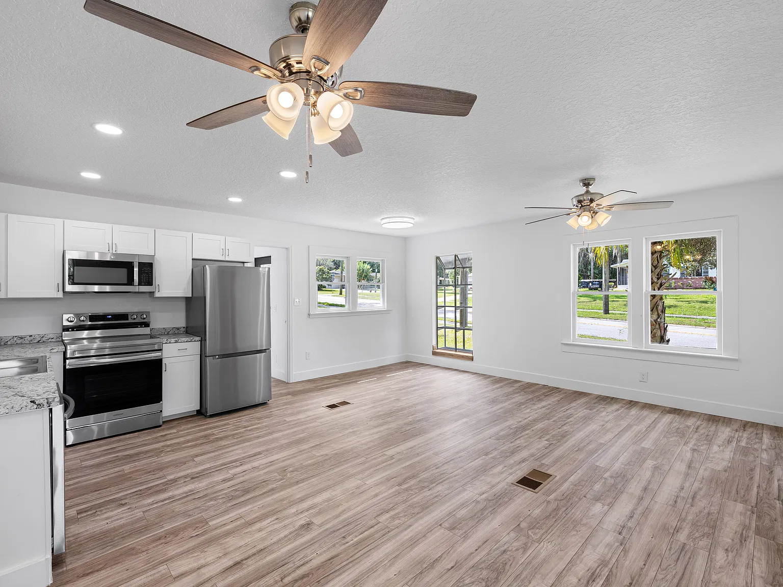 2 bed, 795 sqft, $1,450 — Photo 3