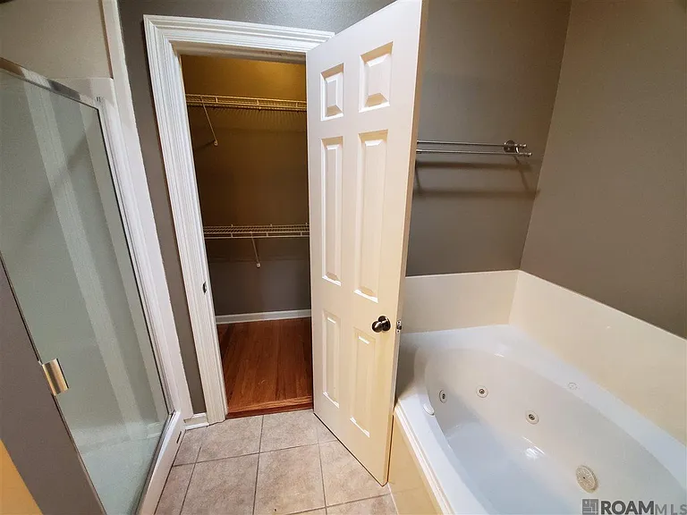 3853 Northshore Ave — Photo 10