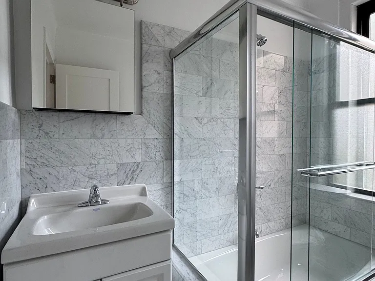360 E 55th St #4F — Photo 3