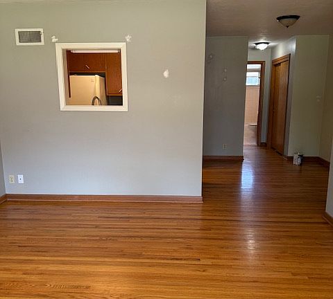 5th image of 924 S 20th St #1
