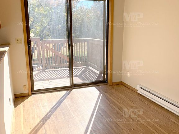 5th image of 531 Strachan Dr