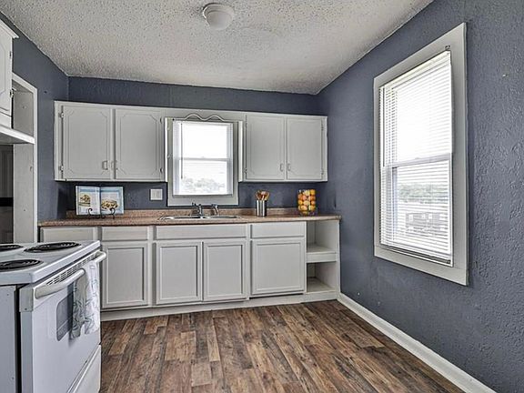 4th image of 2204 Monroe Ave #2