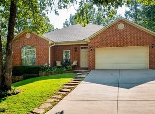 15 Waterbury Ct, Little Rock, AR 72223