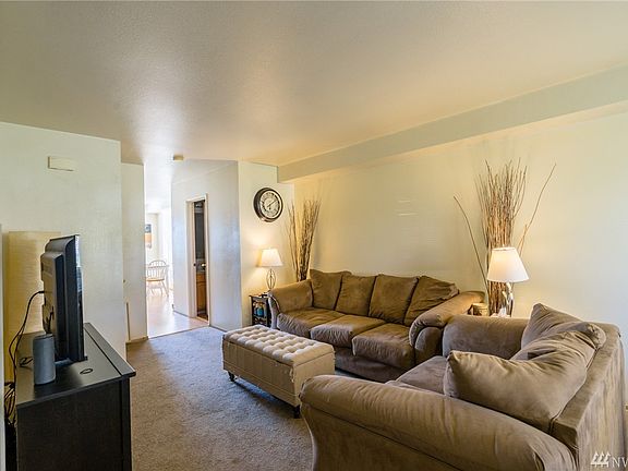 3rd image of 507-509 Hyatt Pl