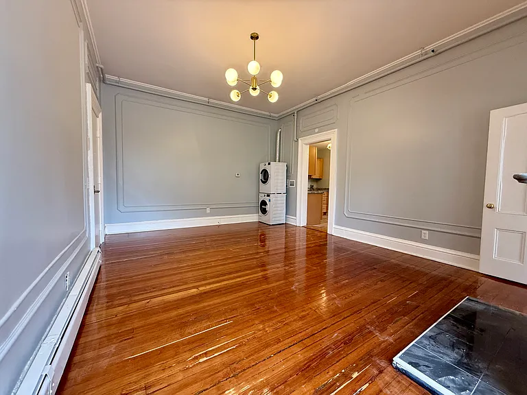 112 Keene St #4 — Photo 3