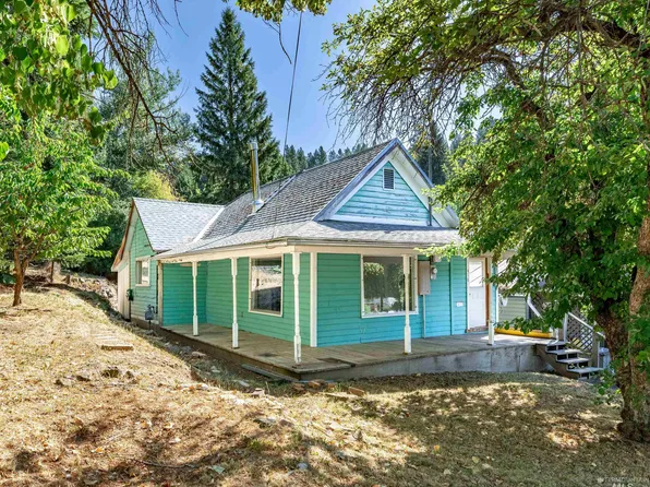 418 S Pine St, Troy, ID 83871