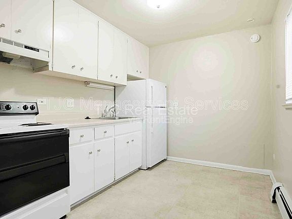 4th image of 42 N Pearl St #204