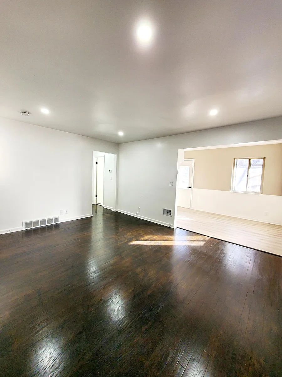 Building Photo - 2209 E Park Pl #4