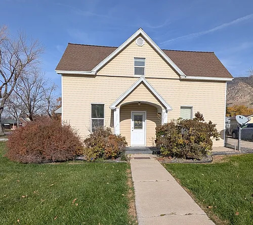 207 E 100 N Photo 1