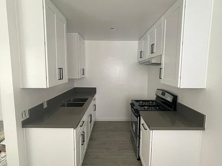 425 Cottage Home St #4 — Photo 1