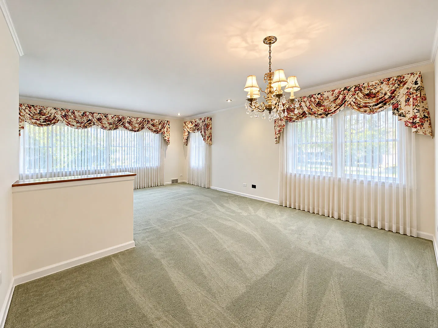 3 bed, 1.5 bath, $3,300 — Photo 3