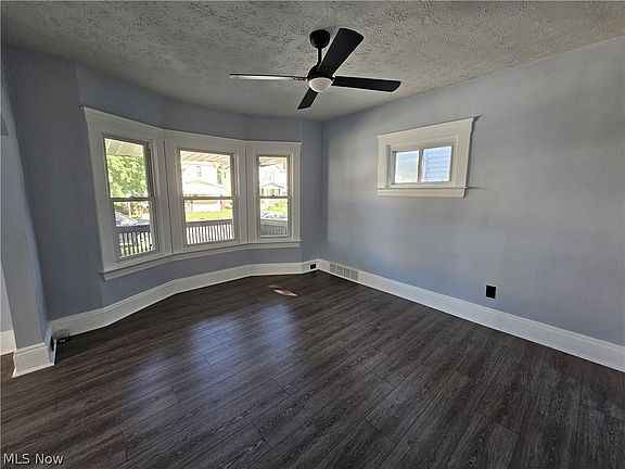 5th image of 3388 W 118th St