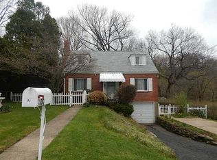 200 Sunnyfield Dr, Glenshaw, PA 15116