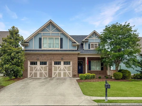 9041 Silver Maple Dr, Ooltewah, TN 37363