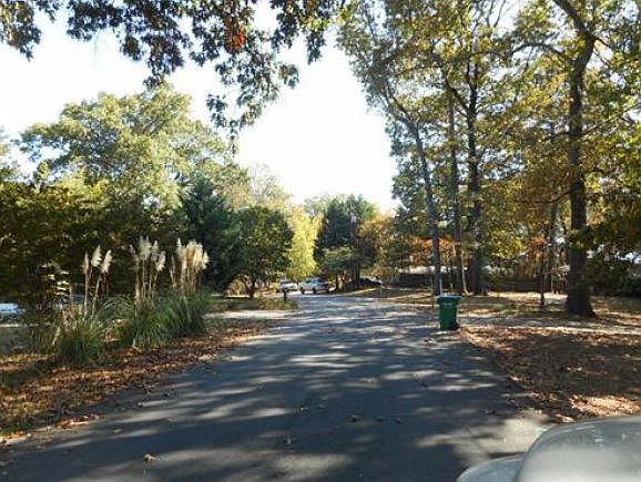 2nd image of 5962 Robin Hood Ln