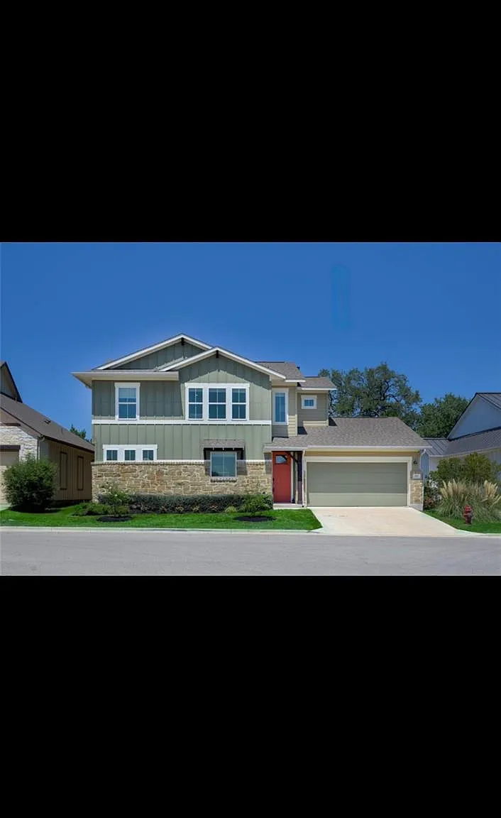 3 bed, 2.5 bath, 2018 sqft, $3,000 — Photo 1