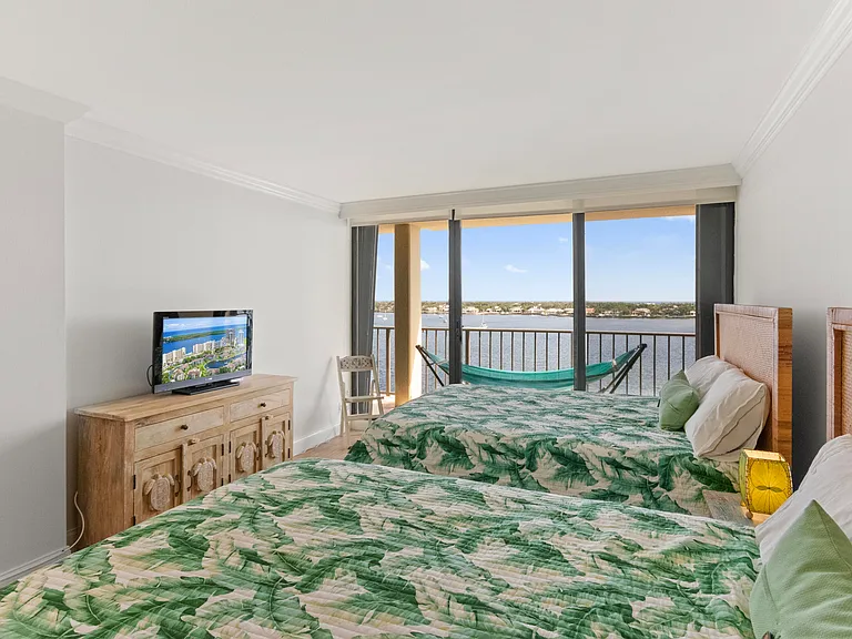 130 Lakeshore Dr #923 — Photo 20