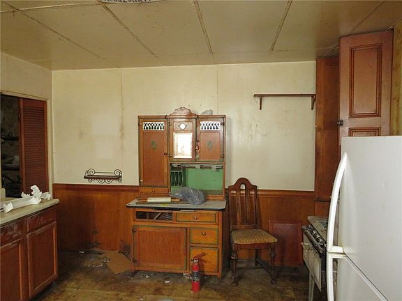 4th image of 1705 Abraham St