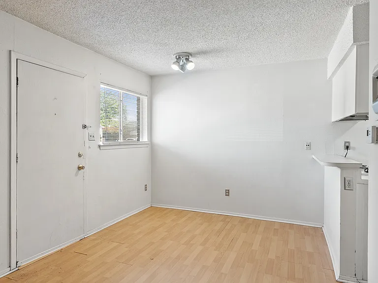 515 Krebs Ln #107 — Photo 7
