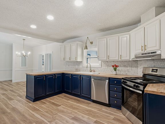 5th image of 1062 Caps Ridge Rd
