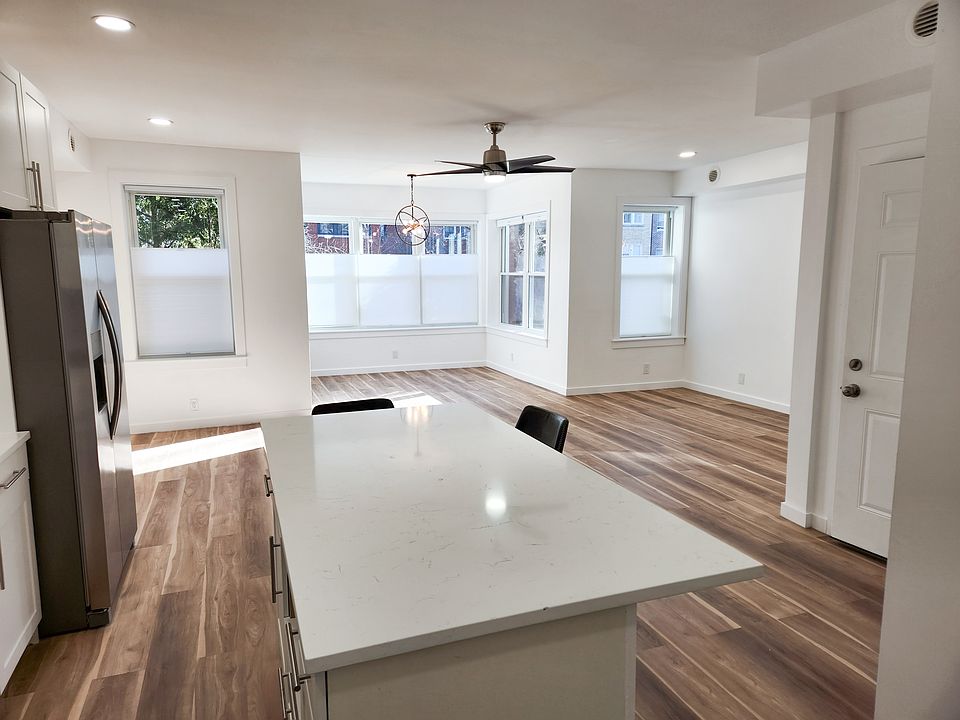 1st image of 4916 N Lawndale Ave #1