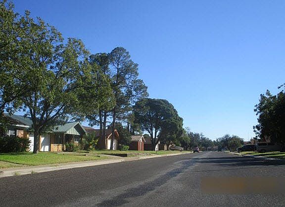 3rd image of 3920 E Everglade Ave