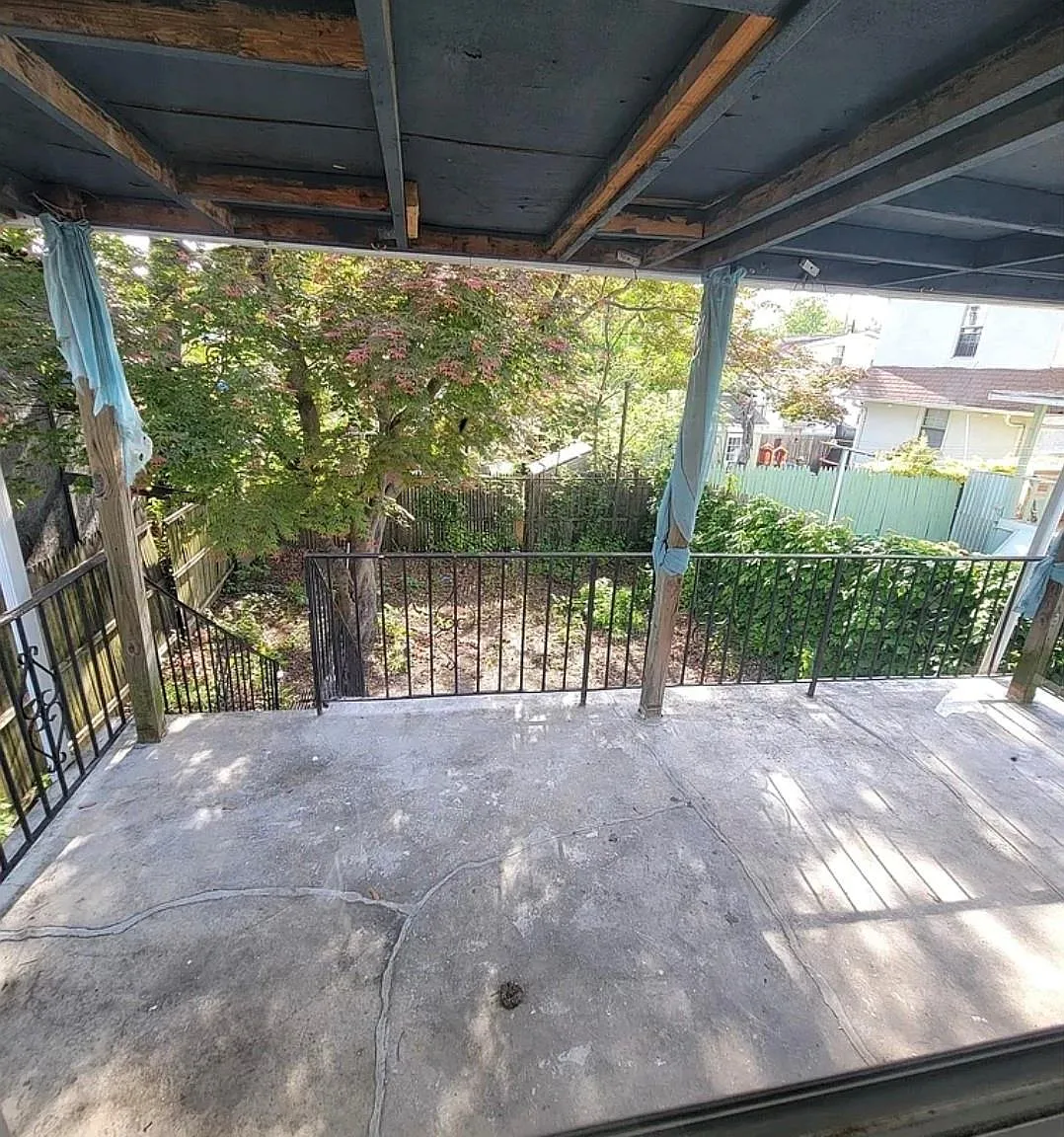 3 bed, 1.0 bath, 750 sqft, $3,000 — Photo 2