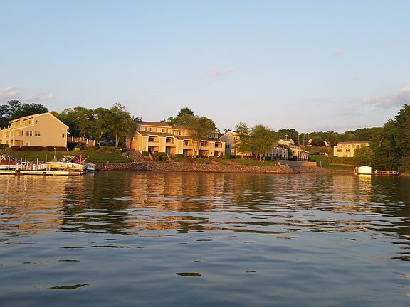 5th image of 14017 Queens Harbor Rd