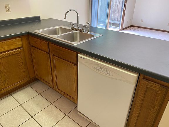 3rd image of 86 Jaros Ln APT B