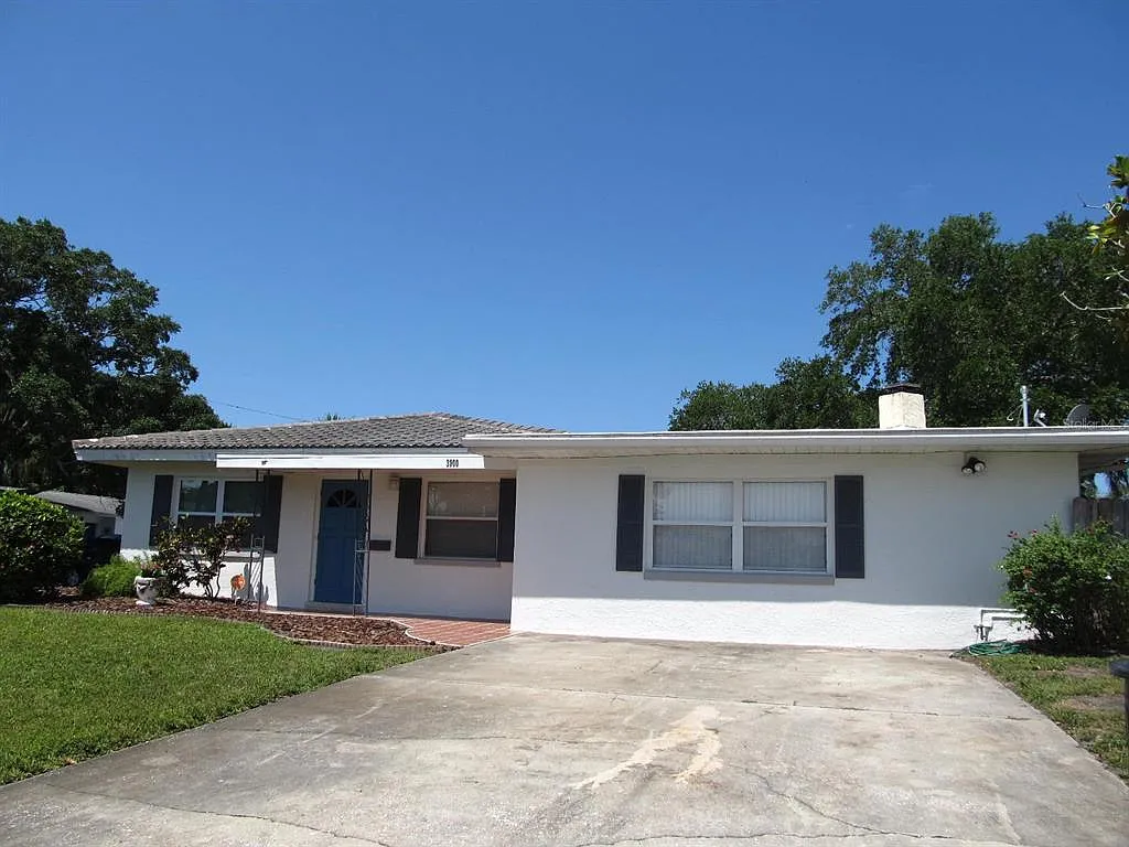 3 bed, 2.0 bath, 1563 sqft, $3,200 — Photo 2