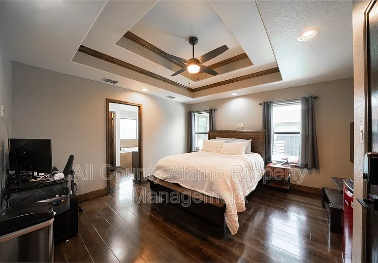 303 Schneider St — Photo 31