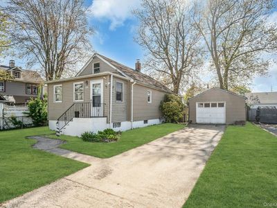 111 S 4th Street, Lindenhurst, NY, 11757