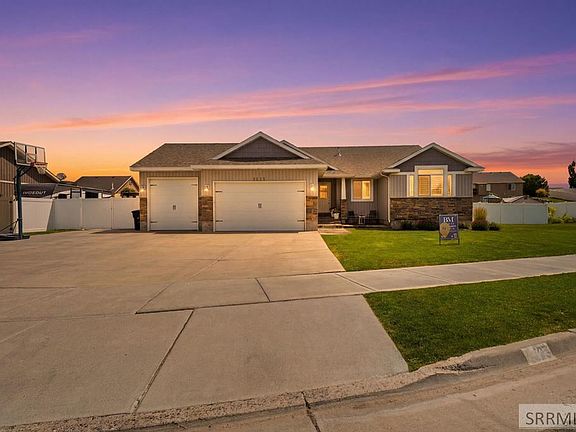 2nd image of 5523 S Lakefield Cir