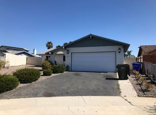 1065 Naomi Dr, Vista, CA 92083