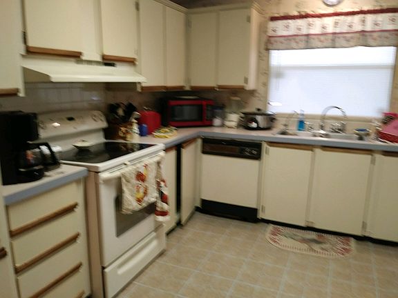 Lots of cabinet space