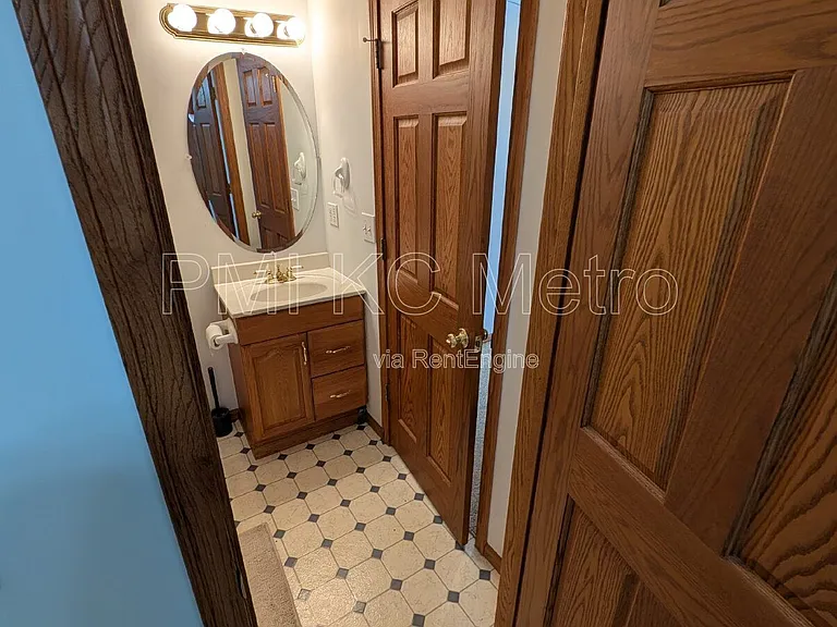 3905 SW 14th St — Photo 29