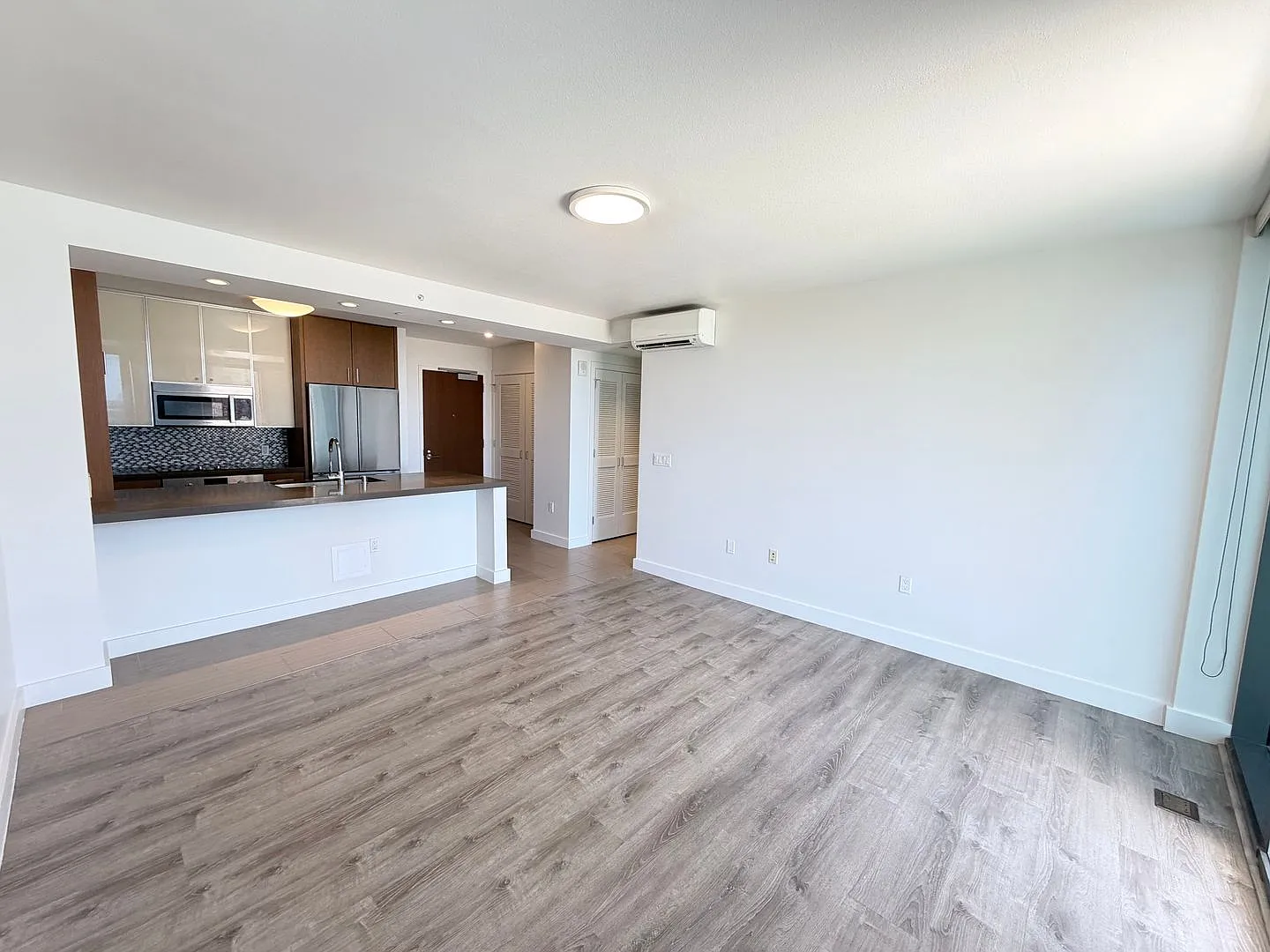 The Collection 600 Ala Moana Blvd #1103 1BR/1BA with Ocean & Mountain Views — Photo 4